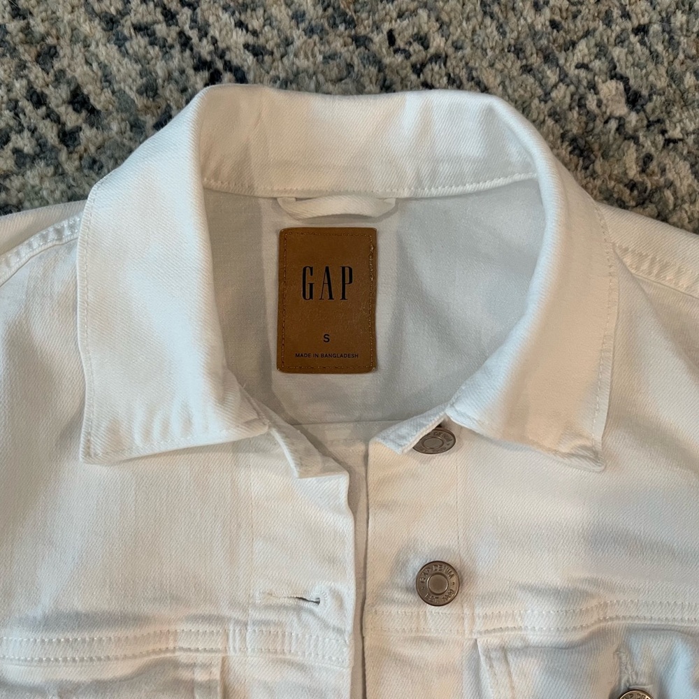 GAP Classic White Jacket - Small